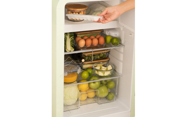 CREATE Retro Fridge 107L Blanc Cass&eacute; Vert Pastel - Vue de l'int&eacute;rieur