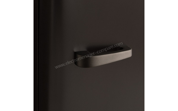 CREATE Retro Fridge 107L Black Noir - Zoom sur la poign&eacute;e