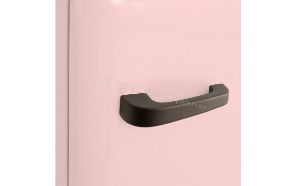 CREATE Retro Fridge 107L Black Rose - Zoom sur la poign&eacute;e