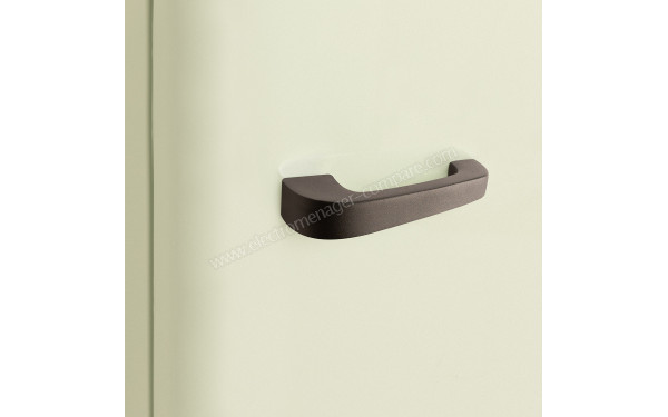 CREATE Retro Fridge 107L Black Vert Pastel - Zoom sur la poign&eacute;e