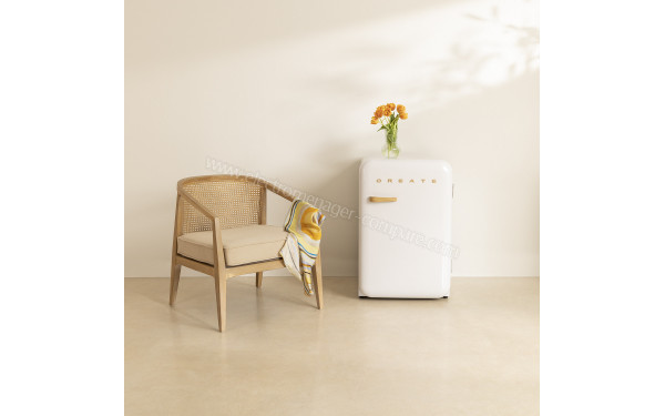 CREATE Retro Fridge 107L Bois Blanc - Mise en situation