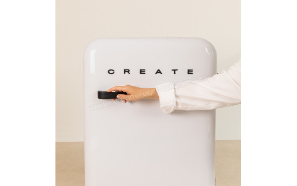 CREATE Retro Fridge 107L Black Blanc - Mise en situation
