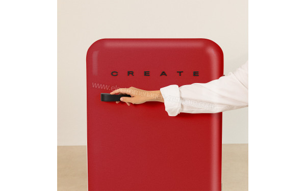 CREATE Retro Fridge 107L Black Rouge - Mise en situation