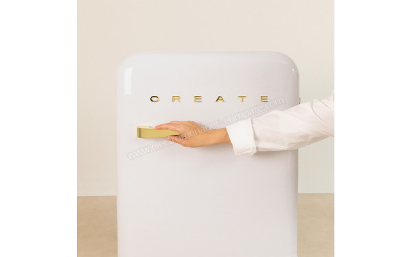 CREATE Retro Fridge 107L Or Blanc - Mise en situation