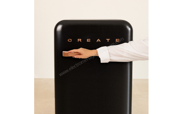 CREATE Retro Fridge 107L Rose Gold Noir - Mise en situation