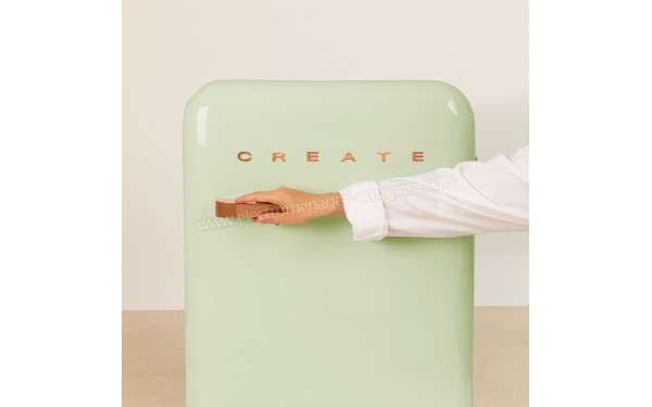 CREATE Retro Fridge 107L Rose Gold Vert Pastel - Mise en situation