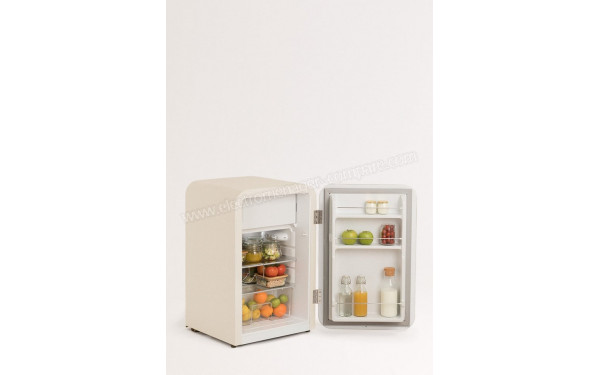 CREATE Retro Fridge 107L Sable Blanc Cass&eacute; - Vue de l'int&eacute;rieur