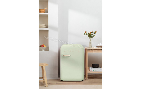 CREATE Retro Fridge 107L Sable Vert Pastel - Mise en situation