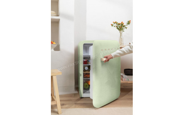 CREATE Retro Fridge 107L Sable Vert Pastel - Mise en situation