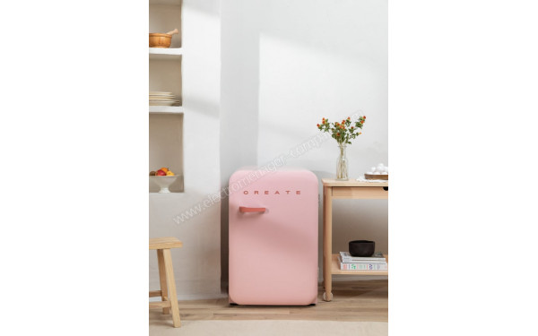 CREATE Retro Fridge 107L Terracotta Rose - Mise en situation