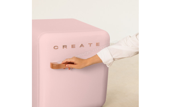 CREATE Retro Fridge 48L Rose Gold Rose - Zoom sur la poign&eacute;e