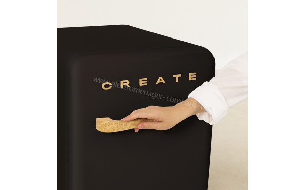 CREATE Retro Fridge 48L Bois Noir - Zoom sur la poign&eacute;e