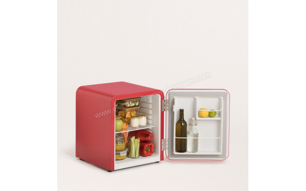 CREATE Retro Fridge 48L Black Rouge - Vue de l'int&eacute;rieur