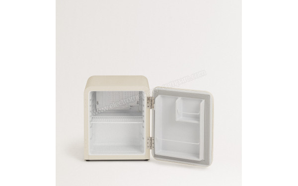 CREATE Retro Fridge 48L Or Beige - Vue de l'int&eacute;rieur