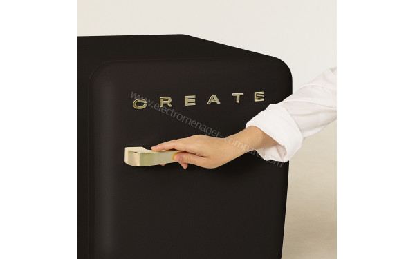 CREATE Retro Fridge 48L Or Noir - Zoom sur la poign&eacute;e