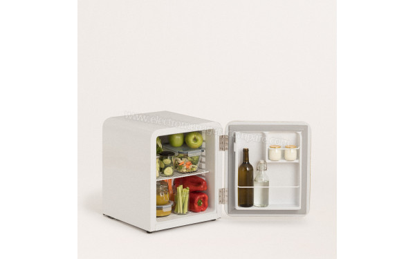 CREATE Retro Fridge 48L Rose Gold Blanc - Vue de l'int&eacute;rieur