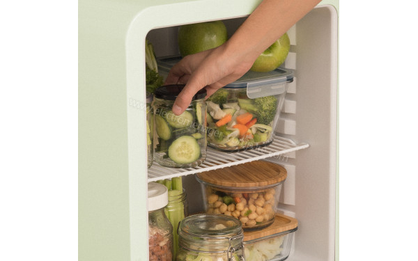 CREATE Retro Fridge 48L Rose Gold Vert Pastel - Mise en situation