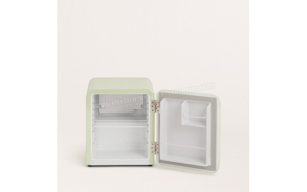 CREATE Retro Fridge 48L Rose Gold Vert Pastel - Vue de l'int&eacute;rieur