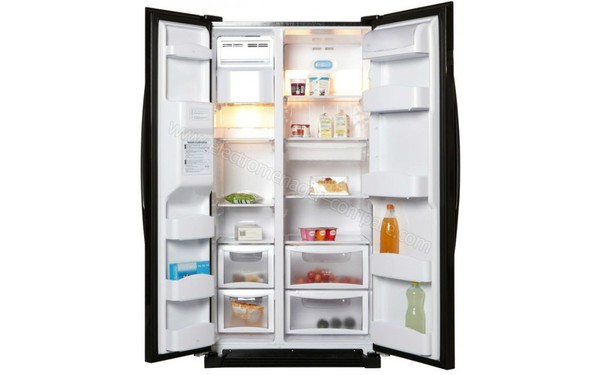DAEWOO FRN-U21DCBI - Vue de l'int&eacute;rieur (cr&eacute;dit : Boulanger)
