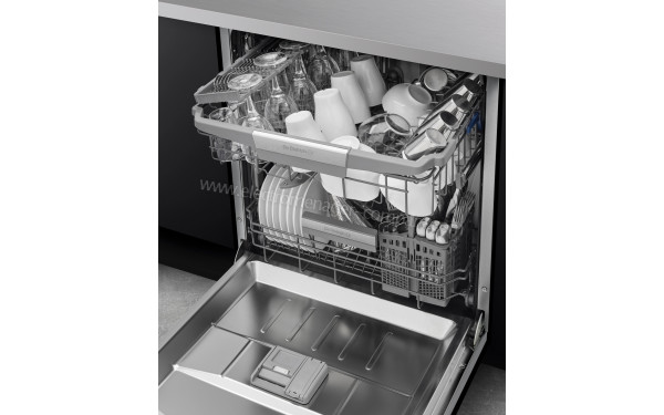 DE DIETRICH DBJ422DQX - Vue du panier sup&eacute;rieur