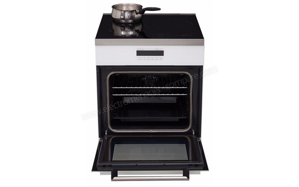 DE DIETRICH DCI1583W - Vue de face, porte ouverte (cr&eacute;dit : Boulanger)