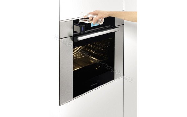 DE DIETRICH DOS1567X - Acc&egrave;s au r&eacute;servoir d'eau (cr&eacute;dit : Boulanger)