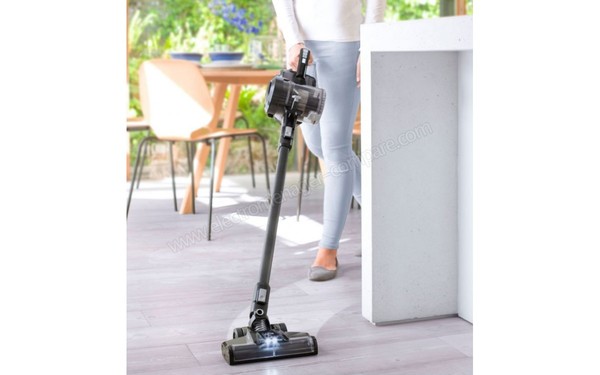 DIRT DEVIL DD788-1 Blade 2 Max - T&ecirc;te de brosse pivotante (cr&eacute;dit : Boulanger)