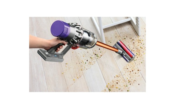 DYSON V10 Absolute - Vue 3/4 gauche (cr&eacute;dit : Darty)