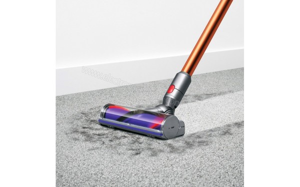 DYSON V10 Absolute - Brosse &agrave; entra&icirc;nement direct (cr&eacute;dit : Darty)