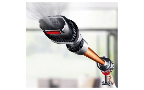DYSON V10 Absolute - Accessoire combin&eacute; (cr&eacute;dit : Darty)