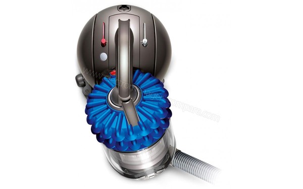 DYSON DC52 Multifloor + kit nettoyage maison - Vue du dessus (cr&eacute;dit : Boulanger)