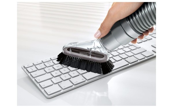 DYSON DC62 Complete + Kit - Brosse meuble (cr&eacute;dit : Boulanger)