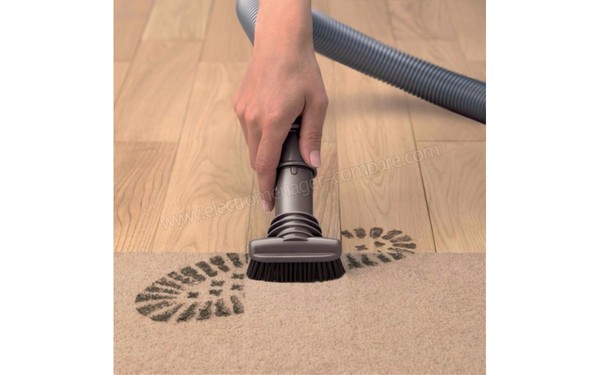 DYSON DC62 Complete + Kit - Brosse tapis  (cr&eacute;dit : Boulanger)