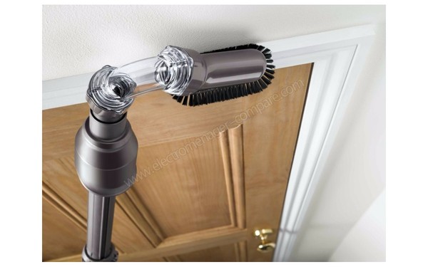DYSON DC62 Complete + Kit - Brosse pour r&eacute;coins (cr&eacute;dit : Boulanger)