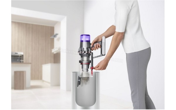DYSON V11 Absolute - Vidage du bac (cr&eacute;dit : Boulanger)
