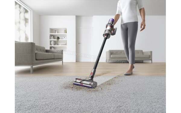 DYSON V11 Total Clean - Mise en situation (cr&eacute;dit : Darty)