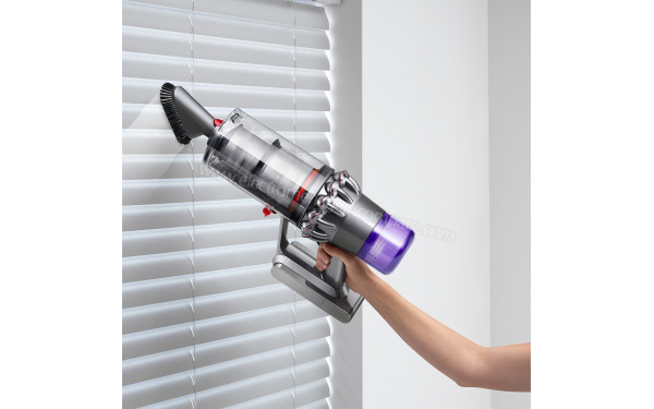 DYSON V11 Total Clean - Mise en situation (cr&eacute;dit : Darty)