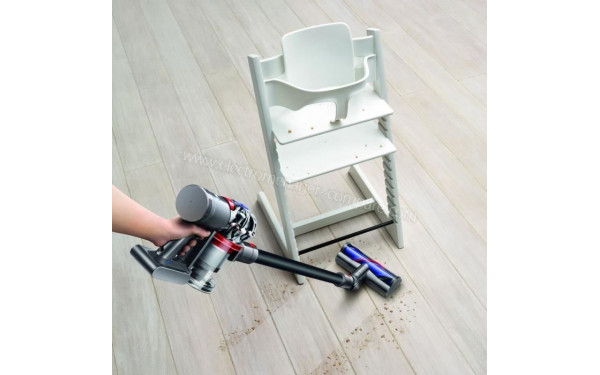 DYSON V7 Motorhead Black Edition - Mise en situation