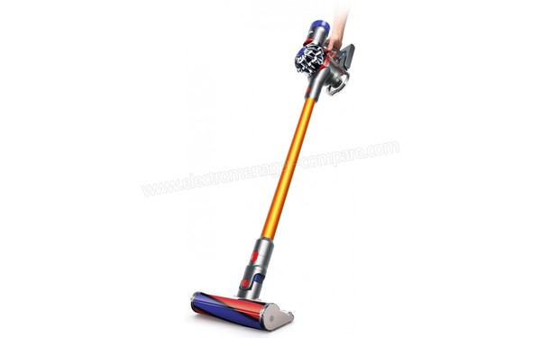 DYSON V8 Absolute - Vue 3/4 droite n&deg;2 (cr&eacute;dit : Boulanger)