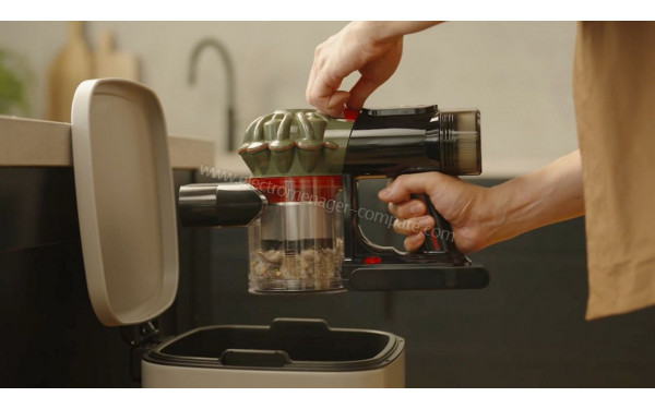 DYSON V8 Cyclone Fluffy - Vidage hygi&eacute;nique