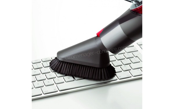 DYSON V8 Total Clean - Mini brosse douce (cr&eacute;dit : Boulanger)