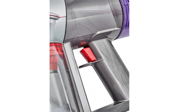 DYSON V8 - Zoom sur la poign&eacute;e