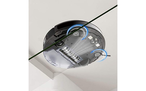 ECOVACS DEEBOT 601 - Brosses en action