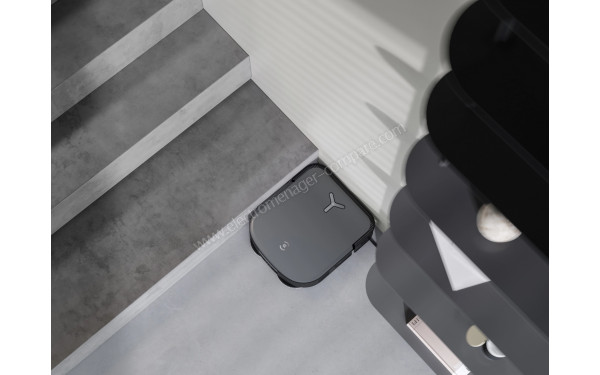 ECOVACS DEEBOT X2 OMNI Noir - Mise en situation (cr&eacute;dit : Boulanger)