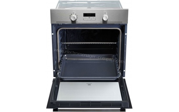 ELECTROLUX EEC2409BOX 2019 - Porte ouverte (cr&eacute;dit : Boulanger)