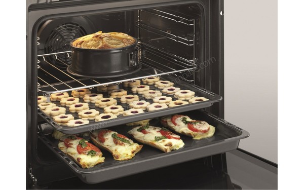 ELECTROLUX EEC5799BOX 2019 - Vue 3/4 gauche porte ouverte