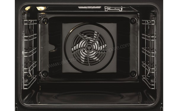 ELECTROLUX EEC5799BOX 2019 - Vue de l'int&eacute;rieur