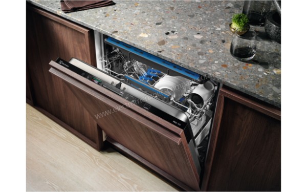 ELECTROLUX EEM48320L - Mise en situation