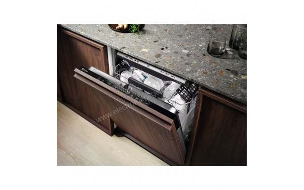 ELECTROLUX EEM68510W - Mise en situation