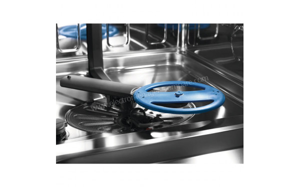 ELECTROLUX EEM69310IX - Vue de l'int&eacute;rieur